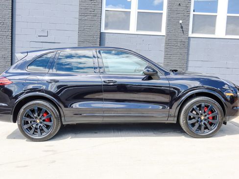 Used 2016 Porsche Cayenne S w/ Premium Plus Package AWD/4WD image 6