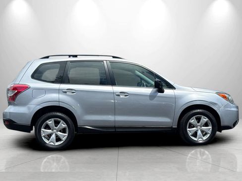 Used 2016 Subaru Forester 2.5i w/ Alloy Wheel Package AWD/4WD image 8