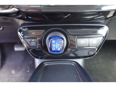 Used 2022 Toyota Prius LE FWD image 17