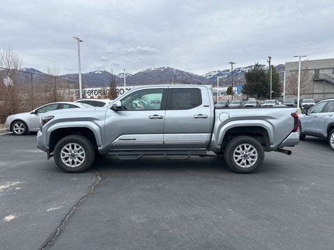 Used 2024 Toyota Tacoma SR5 w/ SR5 Upgrade Package image 6