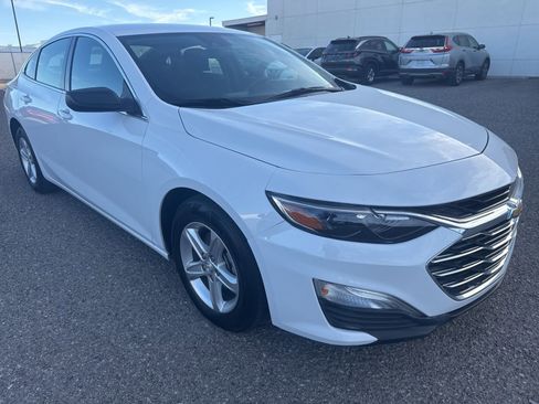 Used 2024 Chevrolet Malibu LS image 3