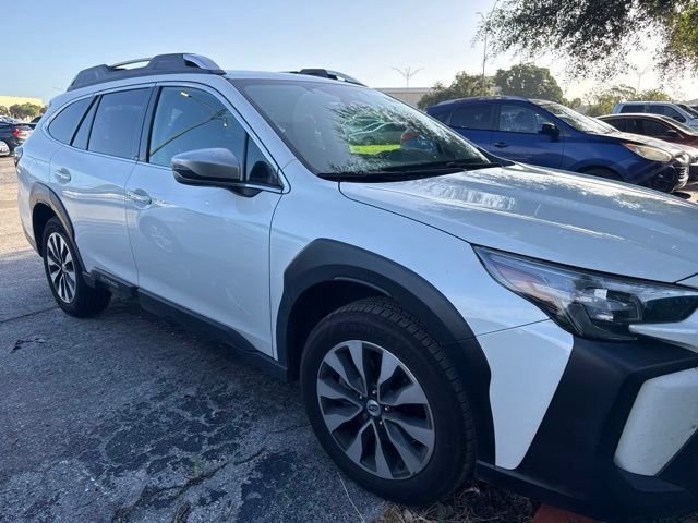 Used 2023 Subaru Outback Touring AWD/4WD image 8