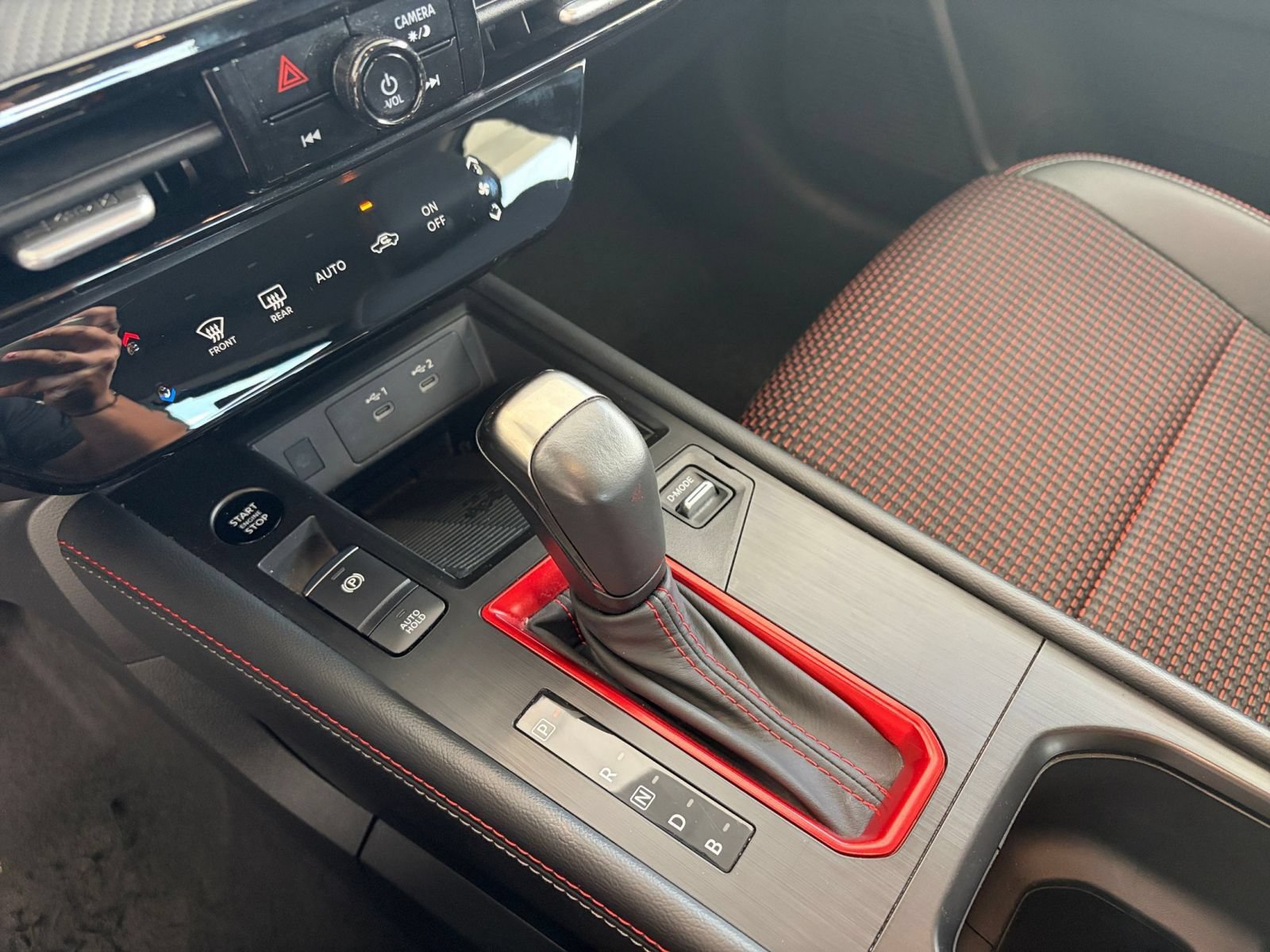 Used 2026 Nissan Kicks SR FWD image 40