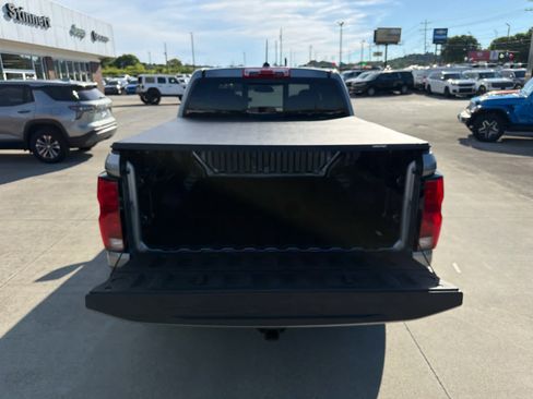 Used 2024 Chevrolet Colorado LT w/ LT Convenience Package III AWD/4WD image 8