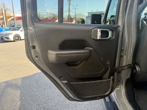 Used 2019 Jeep Wrangler Unlimited Sport S image 35