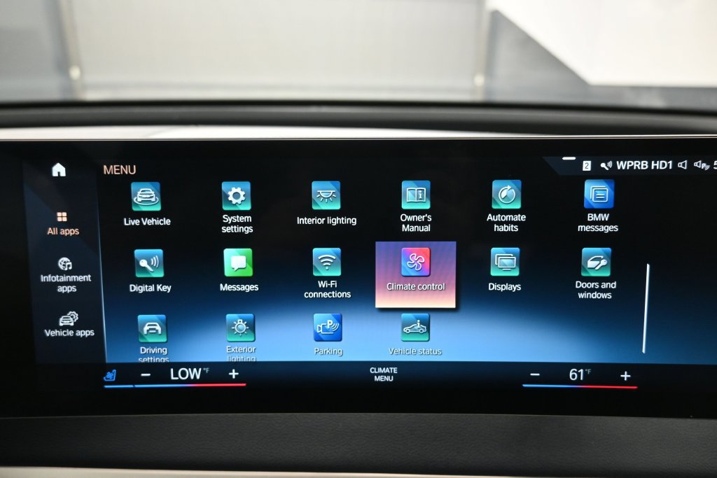 Used 2023 BMW iX xDrive50 w/ Sport Package AWD/4WD image 11