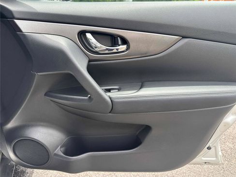 Used 2016 Nissan Rogue SV w/ SV Premium Package FWD image 25