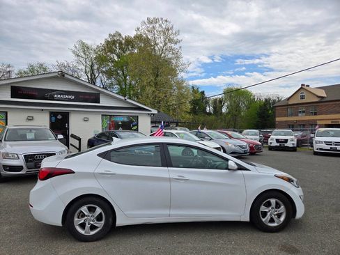 Used 2015 Hyundai Elantra SE FWD image 9