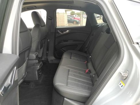 Used 2023 Audi Q4 e-tron Premium Plus w/ Premium Plus image 17