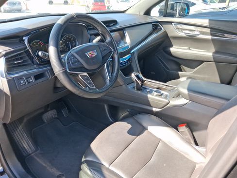 Used 2020 Cadillac XT5 Premium Luxury FWD image 9