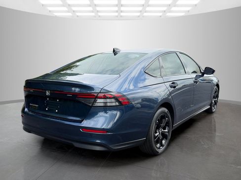 Used 2025 Honda Accord SE image 7