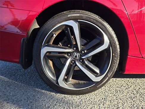 Used 2018 Honda Accord Sport image 11