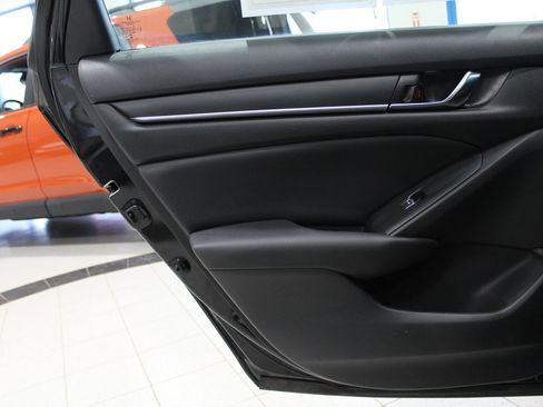 Used 2019 Honda Accord LX image 18