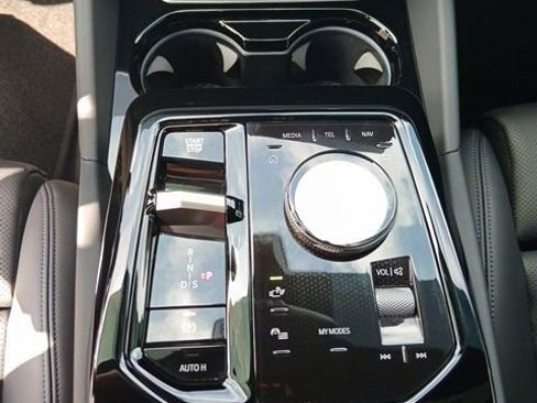 Used 2024 BMW 530i w/ M Sport Package image 24