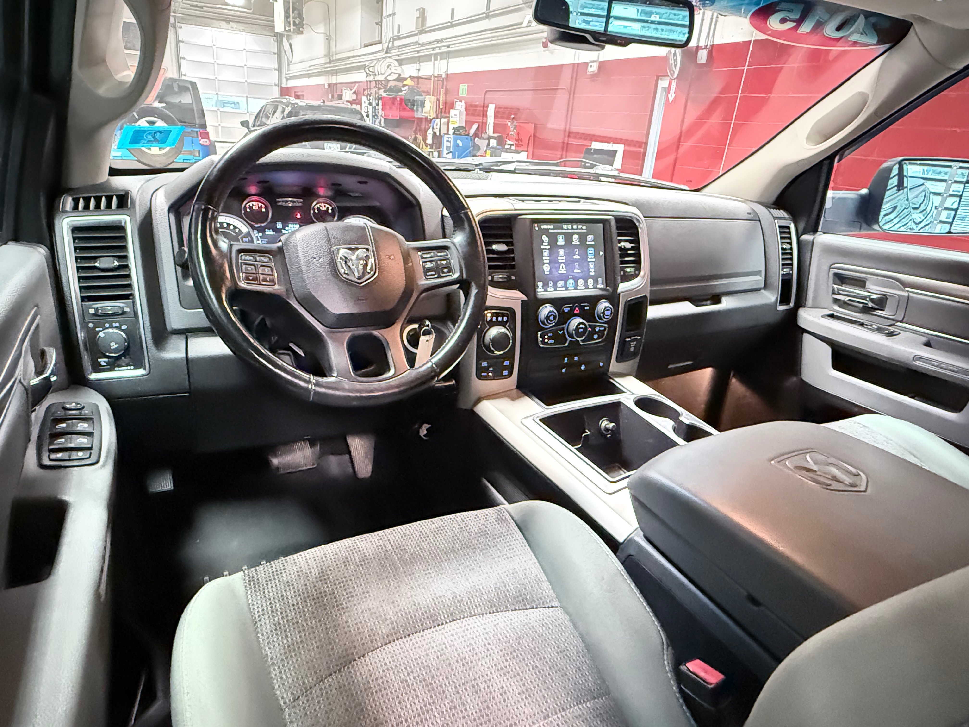 Used 2015 RAM 1500 Big Horn AWD/4WD image 17