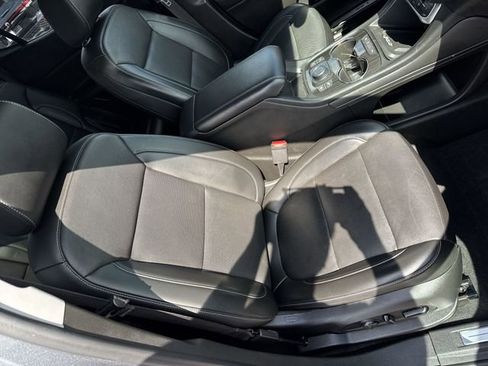 Used 2021 GMC Acadia SLT w/ Elevation Edition image 29