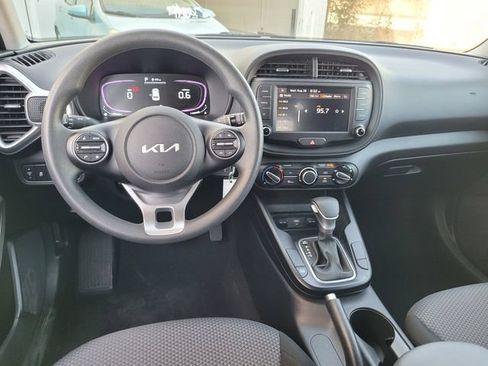 Certified 2025 Kia Soul LX w/ LX Technology Package FWD image 19