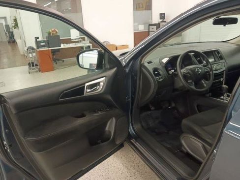 Used 2014 Nissan Pathfinder S FWD image 29
