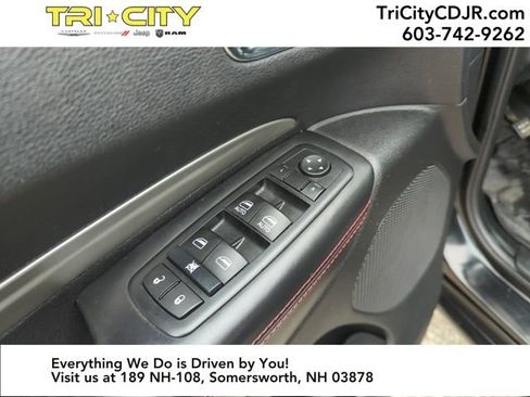 Used 2016 Dodge Durango R/T image 17