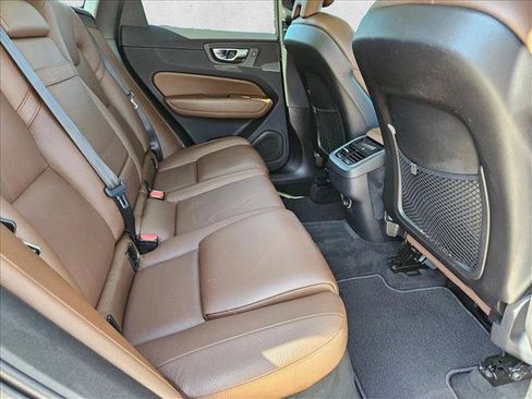 Used 2019 Volvo XC60 T5 Inscription w/ Protection Package Premier FWD image 21