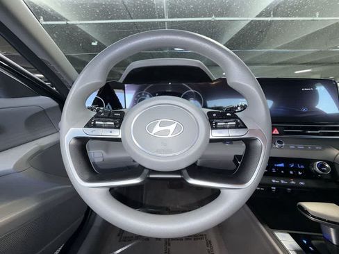 Used 2024 Hyundai Elantra SEL FWD image 15