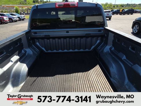 Used 2023 Chevrolet Colorado Z71 w/ Z71 Convenience Package 2 AWD/4WD image 8