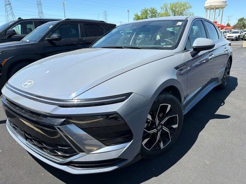 Used 2025 Hyundai Sonata SEL FWD image 1
