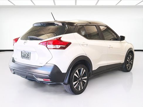 Used 2019 Nissan Kicks SV FWD image 4