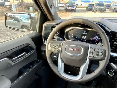 New 2026 GMC Sierra 1500 SLT image 40