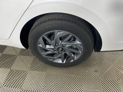 Used 2025 Hyundai Elantra Hybrid FWD image 20