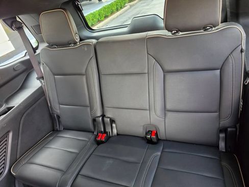 Used 2024 GMC Yukon SLT RWD image 21
