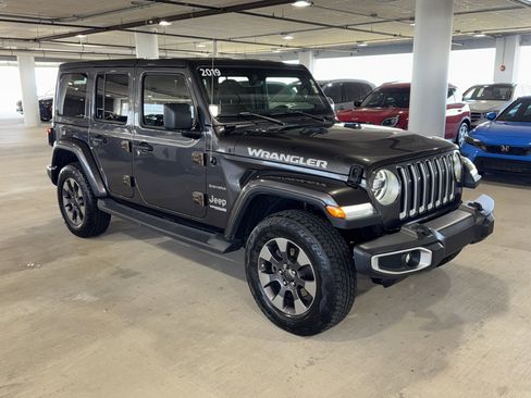 Used 2019 Jeep Wrangler Unlimited Sahara image 2