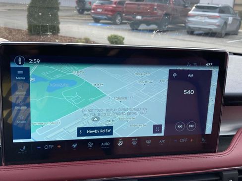 New 2025 Lincoln Corsair Reserve w/ Equipment Group 202A image 23