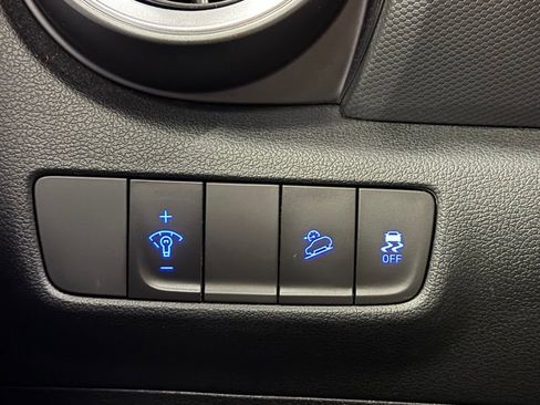 Certified 2023 Hyundai Kona Limited image 13