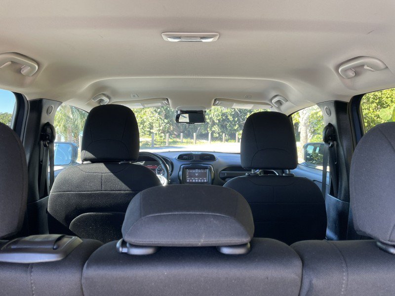 Used 2021 Jeep Renegade Latitude w/ Convenience Group AWD/4WD image 30