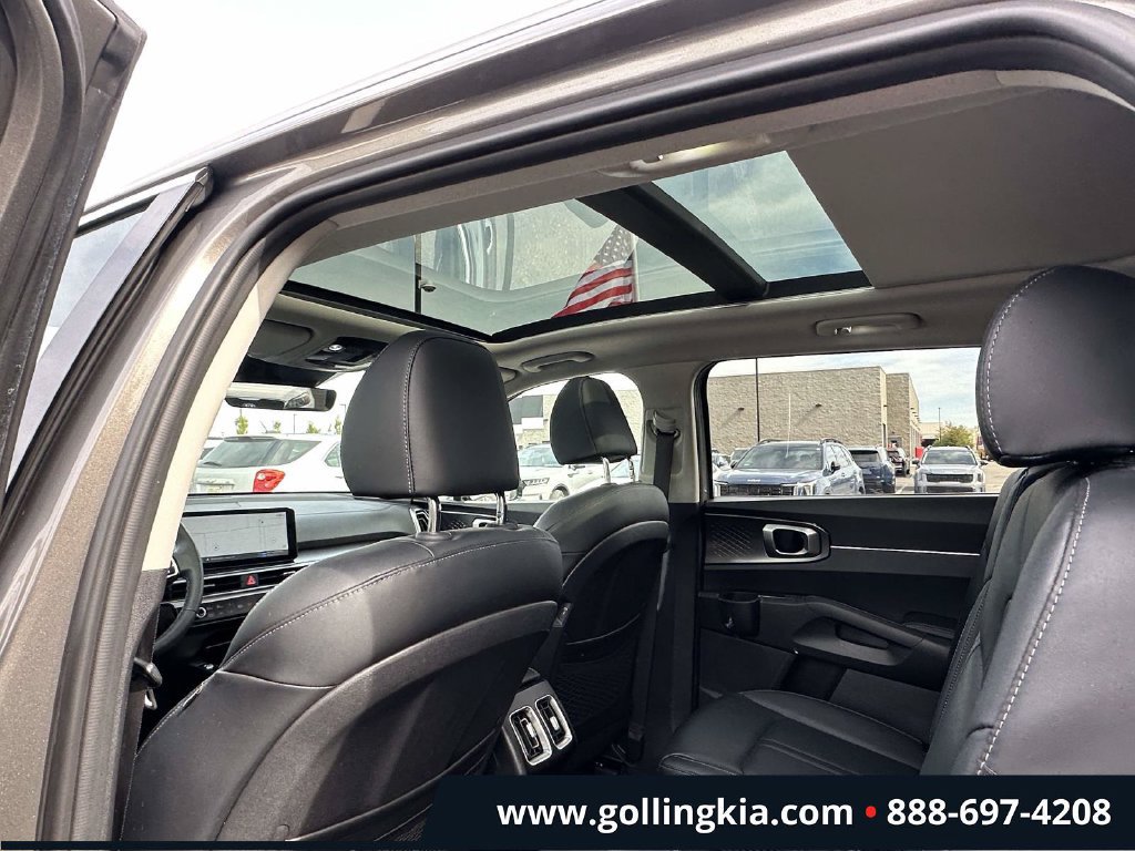 Certified 2025 Kia Sorento EX w/ EX Panoramic Sunroof Package AWD/4WD image 15