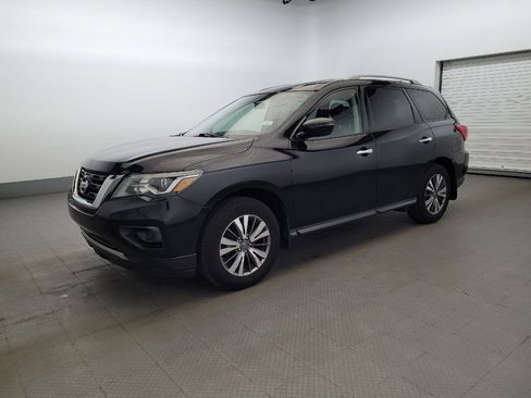 Used 2019 Nissan Pathfinder S AWD/4WD image 2