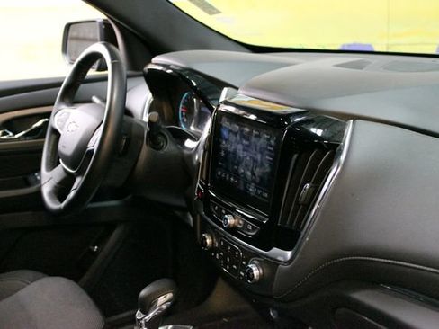 Used 2023 Chevrolet Traverse LT FWD image 11
