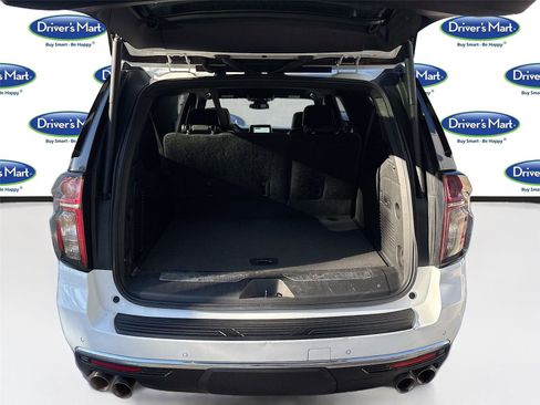 Used 2023 Chevrolet Suburban Premier image 29