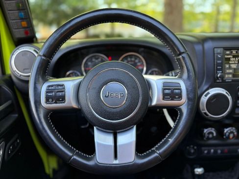 Used 2016 Jeep Wrangler Unlimited Rubicon AWD/4WD image 22