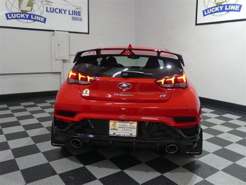 Used 2022 Hyundai Veloster N image 8