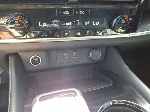 Used 2021 Nissan Rogue SL image 22