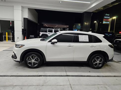 Used 2023 Honda HR-V EX-L image 3