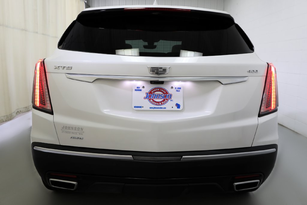 Used 2025 Cadillac XT5 Sportv w/ LPO, Red Accent Package AWD/4WD image 19