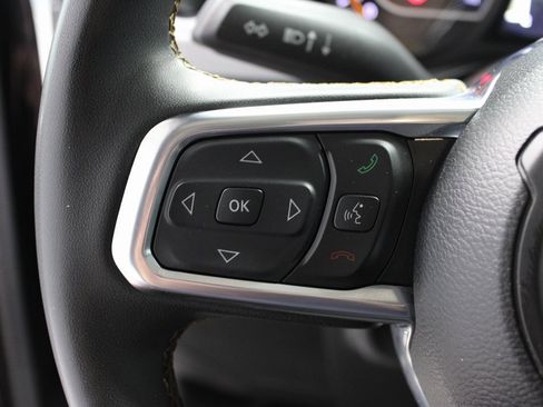 Used 2024 Jeep Wrangler Sahara image 27