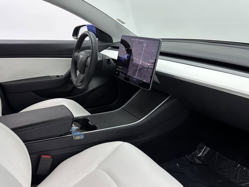 Used 2020 Tesla Model 3 Standard Range Plus image 33
