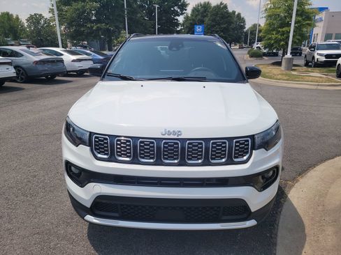Used 2025 Jeep Compass Limited AWD/4WD image 8