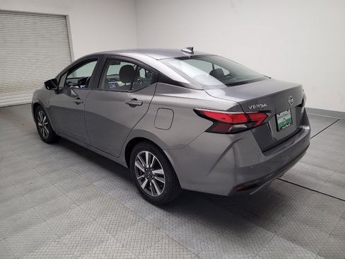 Used 2021 Nissan Versa SV FWD image 5