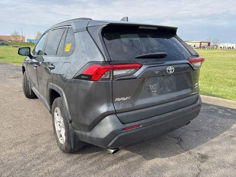 Used 2021 Toyota RAV4 XLE w/ Convenience Package image 8