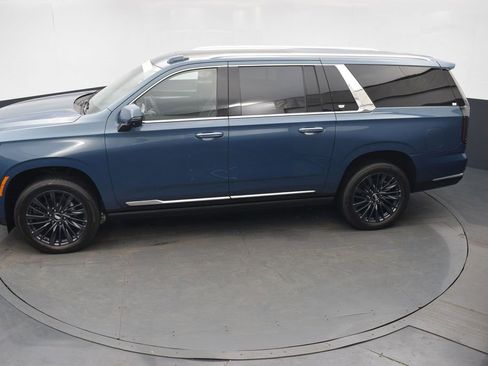 Certified 2026 Cadillac Escalade ESV Luxury w/ Touring Package image 43